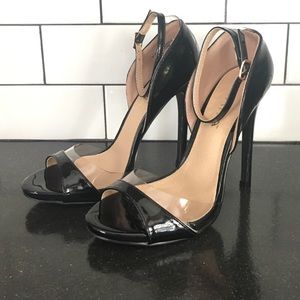 Superhot stiletto strappy sandals!